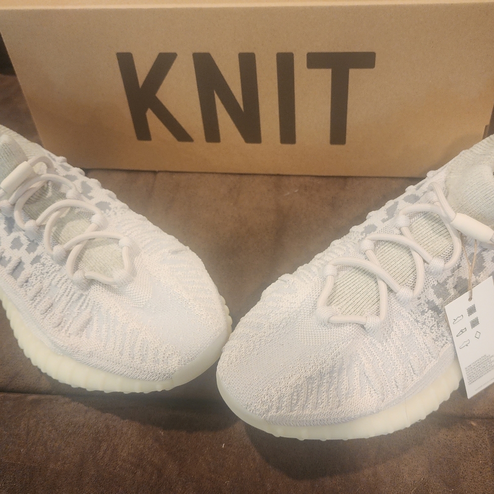 NEW! YEEZY YZY 350 v2 CMPCT Sneakers - Size 13